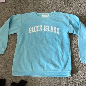 Block island blue crewneck, used buy great condition